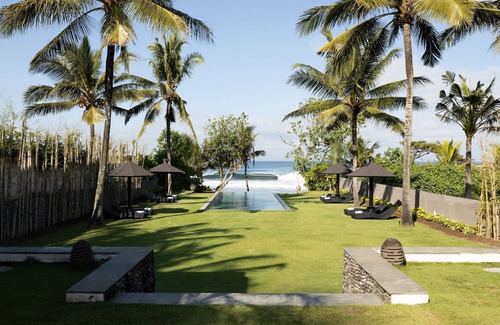 Kerambitan Villa | Beachfront 5 Bedrooms Private Pool Villa in Pasut Beach