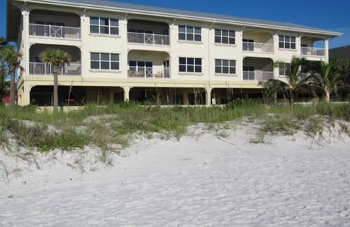 Bradenton Beach Condo | BEACHFRONT 5 star Condo 'Our Waterfront Paradise' Sep 20-Oct 11 Avail