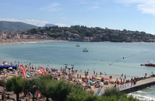 Saint-Jean-de-Luz Apartment | Beachfront, 50m from the beach, in front of the dike + Parking