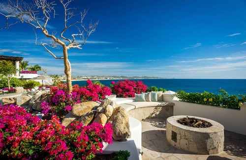 San Jose del Cabo Villa | Beachfront 6 BR Villa Gloriosa ft. Heated Pool, Wine Cellar, Home Theatre + More