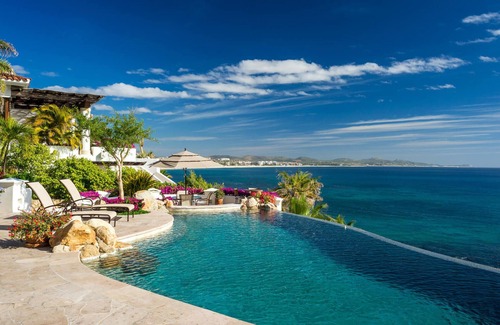 San Jose del Cabo Villa | Beachfront 6 BR Villa Gloriosa ft. Heated Pool, Wine Cellar, Home Theatre + More