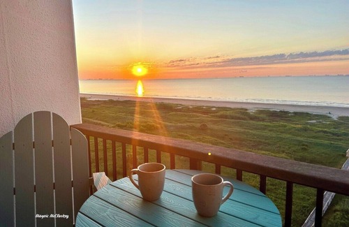 Galveston Condo | Beachfront 8th floor Studio - Stunning View