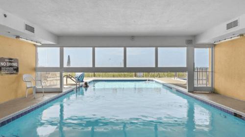 West Panama City Beach House | Beachfront Access 2 Pools Beach Service w Chairs Emerald Isle Resort 1308