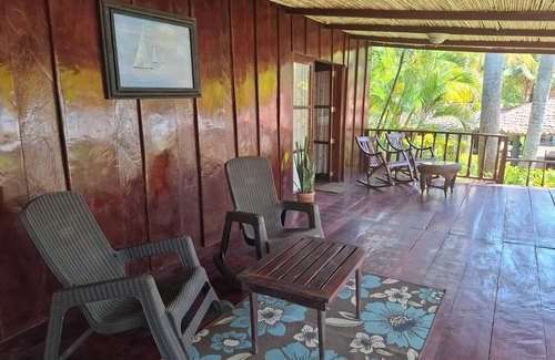 Mechapa House | Beachfront Adventure + Comfort!