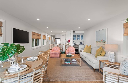 Belleair Beach Condo | Beachfront Aldea 12 | Designers Condo