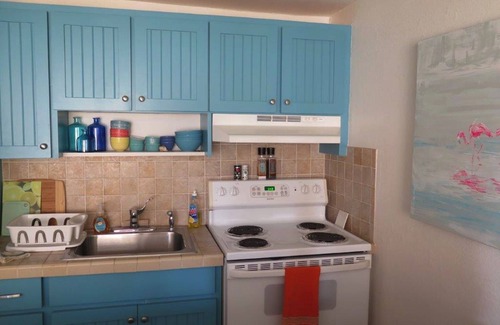 Discovery Bay Condo | Beachfront And Oceanview Studio - Coral Beach, Near Port Lucaya, Freeport