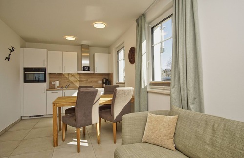 Lobbe Apartment | Beachfront apartment with terrace, use of swimming pool and sauna - Rex Rugia apartment 12-3