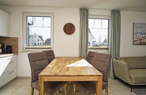 Lobbe Apartment | Beachfront apartment with terrace, use of swimming pool and sauna - Rex Rugia apartment 12-3