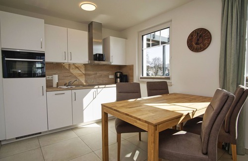 Lobbe Apartment | Beachfront apartment with terrace, use of swimming pool and sauna - Rex Rugia apartment 12-3
