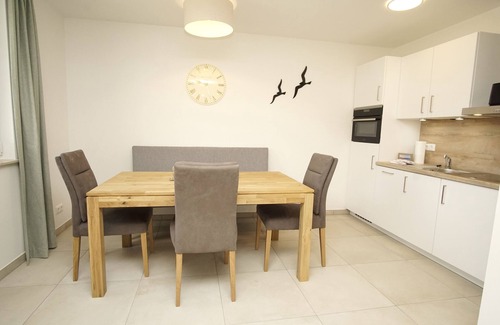 Lobbe Apartment | Beachfront apartment with terrace, use of swimming pool and sauna - Rex Rugia apartment 15-2