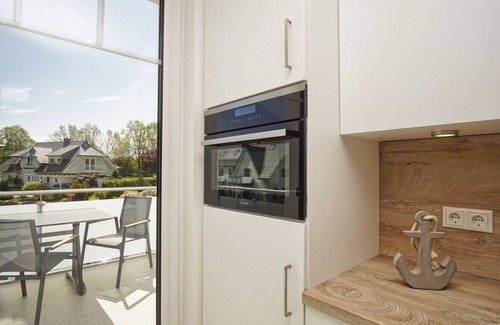 Lobbe Apartment | Beachfront apartment with balcony, use of swimming pool and sauna - Rex Rugia apartment 15-8