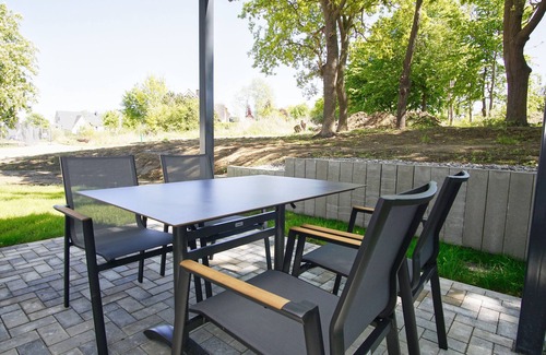 Lobbe Apartment | Beachfront apartment with terrace, use of swimming pool and sauna - Rex Rugia apartment 17-4
