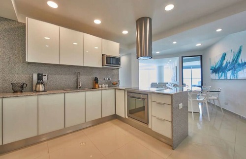 La Boquilla Condo | Beachfront Apartment/Panoramic View of the Beach and Ocean