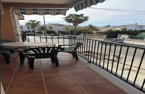 Oliva Apartment | Beachfront apartment (pet friendly)
