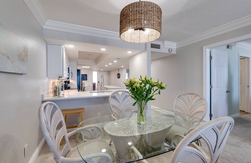 Bradenton Beach Condo | Beachfront - Aqua Blu at AMI Club 27 by SeaBreeze Vacation