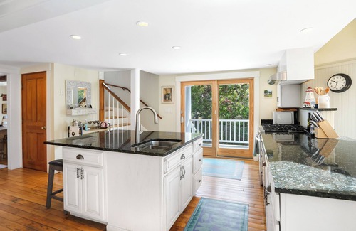 Aquinnah House | Beachfront Aquinnah home. Beautiful views!