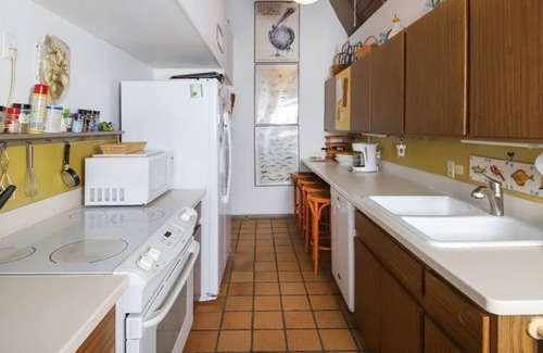 Englewood House | Beachfront Architect-Designed Mid-Century Home
