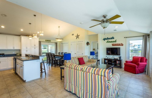 East End House | BEACHFRONT! Awesome Views! Two Gulf Front King Master Suites!