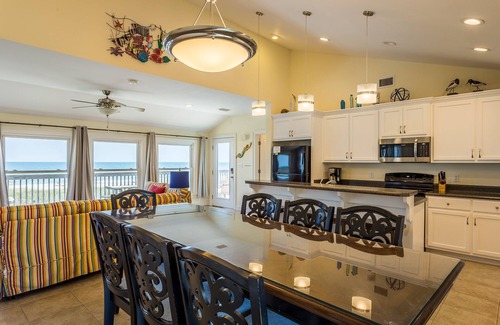 East End House | BEACHFRONT! Awesome Views! Two Gulf Front King Master Suites!