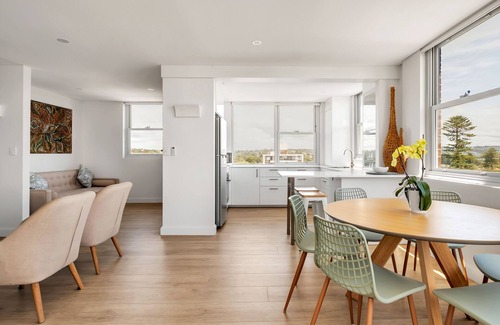 Manly Apartment | Beachfront Beauty with 270° Views Short Level Walk to Manly