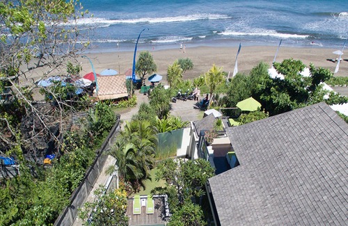 Seminyak Villa | Beachfront Bliss Awaits You – Bali Villa 1076