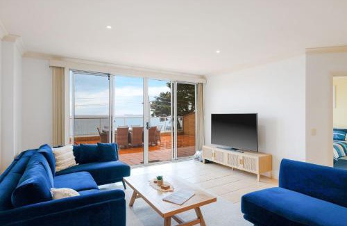 Cowes House | Beachfront Bliss - shared indoor pool & spa