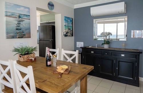 Surfers Paradise Apartment | Beachfront Bliss – Views, Pool & Café Next Door