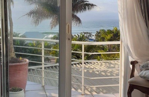 KwaDukuza Villa | Beachfront Bliss with Sea Views: Stay at Celebration on the Beach in Blythedale