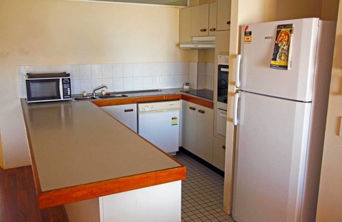 Gold Coast Apartment | Beachfront Bliss – Your Ultimate Coastal Getaway