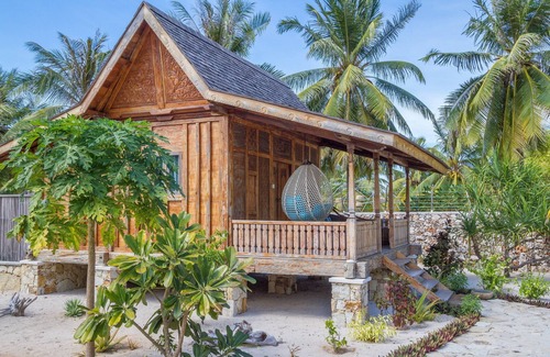 Rote Island House | Beachfront Bungalow on Rote Island