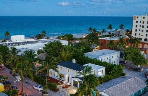 Hollywood House | Beachfront by Boardwalk, Heated Pool/Gameroom