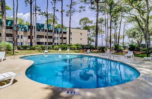 Palmetto Dunes Condo | Beachfront Complex - 3 pools & Tennis - King Bed