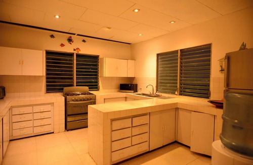 San Juan del Sur House | Beachfront Charming 4-bedroom house with WiFi and AC. 5 minutes to the town!
