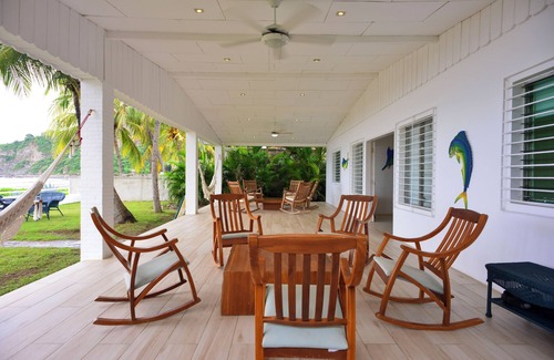 San Juan del Sur House | Beachfront Charming 4-bedroom house with WiFi and AC. 5 minutes to the town!