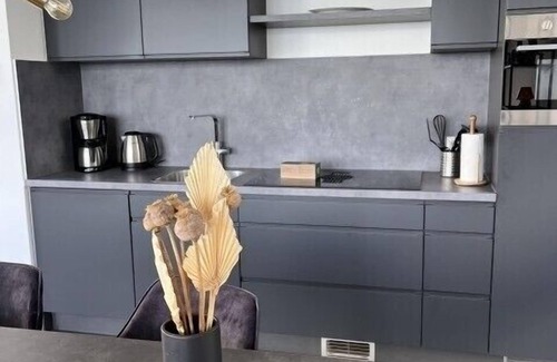 Enkhuizen House | Beachfront Chalet with Exceptional Sea Views and Modern Comforts in Enkhuizen