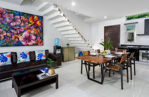 Rawai House | Beachfront Chocolate Pool Villa