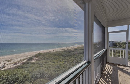 Treasure Beach Village House | Beachfront - Community Pool/Pickleball Access!