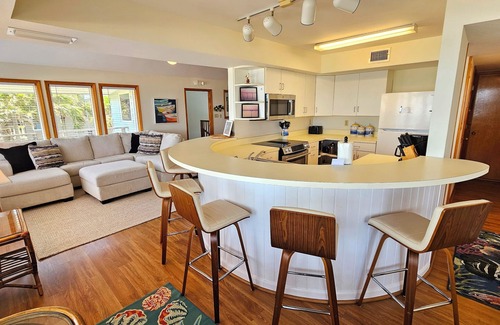 Plantation Cottage | Beachfront - Community Pool/Pickleball Access!