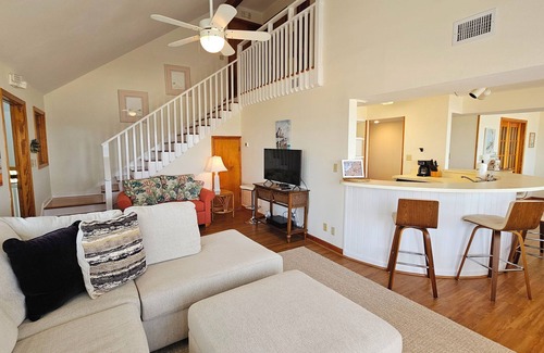 Plantation Cottage | Beachfront - Community Pool/Pickleball Access!