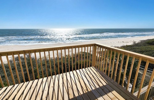 Plantation Cottage | Beachfront - Community Pool/Pickleball Access!