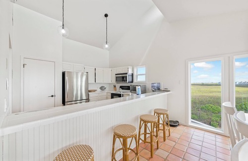 Port Aransas House | Beachfront, community pool & hot tub, EV charger!