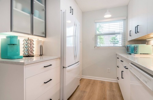 New Smyrna Beach Condo | BEACHFRONT COMPLEX FULLY RENOVATED 2025 n2 BED 2 BATH 2 POOLS & 2 KIDDIE POOLS