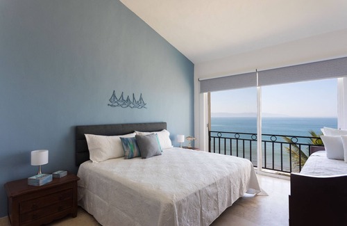 Flamingos Apartment | Beachfront condo in Flamingos Beach Club