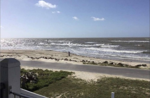 Lakeview  Jefferson County Cottage | Beachfront Cottage
