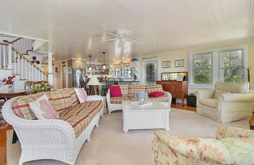 Hyannis House | Beachfront Days, Hyannis Nights! RPAM023