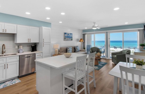 Crystal Beach Condo | Beachfront Destin Getaway + Free Tickets: Dolphin Cruise, Golf & More!