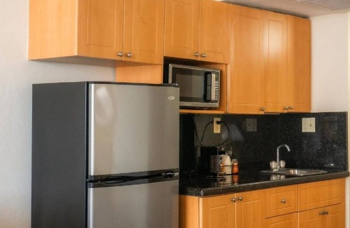 Sunny Isles Beach Hotel | Beachfront Escape! Beach Access, Fitness Center Pool