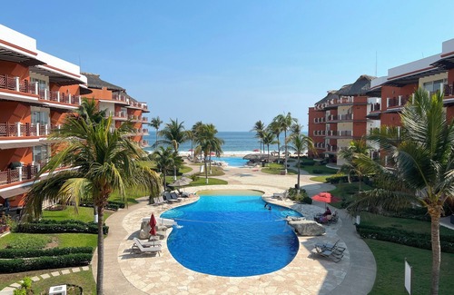 San Pedro Mixtepec Apartment | Beachfront escape! secluded Palmarito beach Penthouse near Puerto Escondido