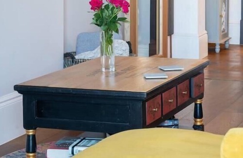 Herne Bay Apartment | Beachfront Escape & Wow Sea Views, Luxury Retreat