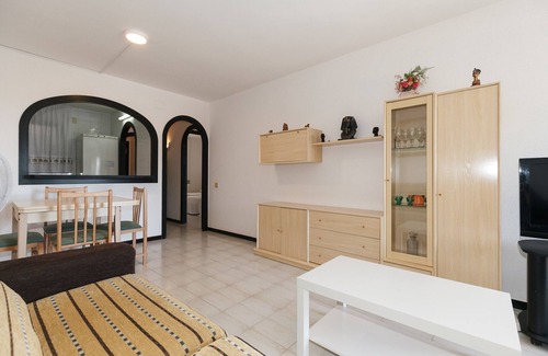 Miami Platja Apartment | Beachfront Family Holiday with sea views · UHC LOS FLAMENCOS 013